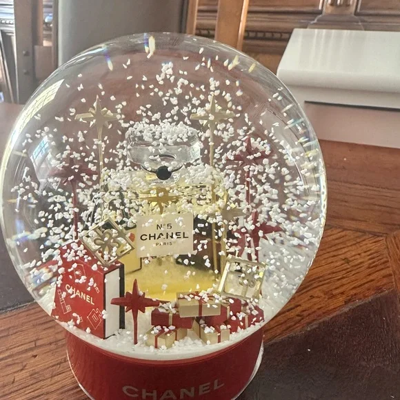 Chanel Holiday Snow Globe with Red Base - Picture 5 of 6